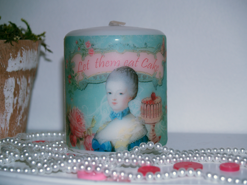 Marie Antoinette Let them Eat Cake Lavender and Lilac Shabby Candle